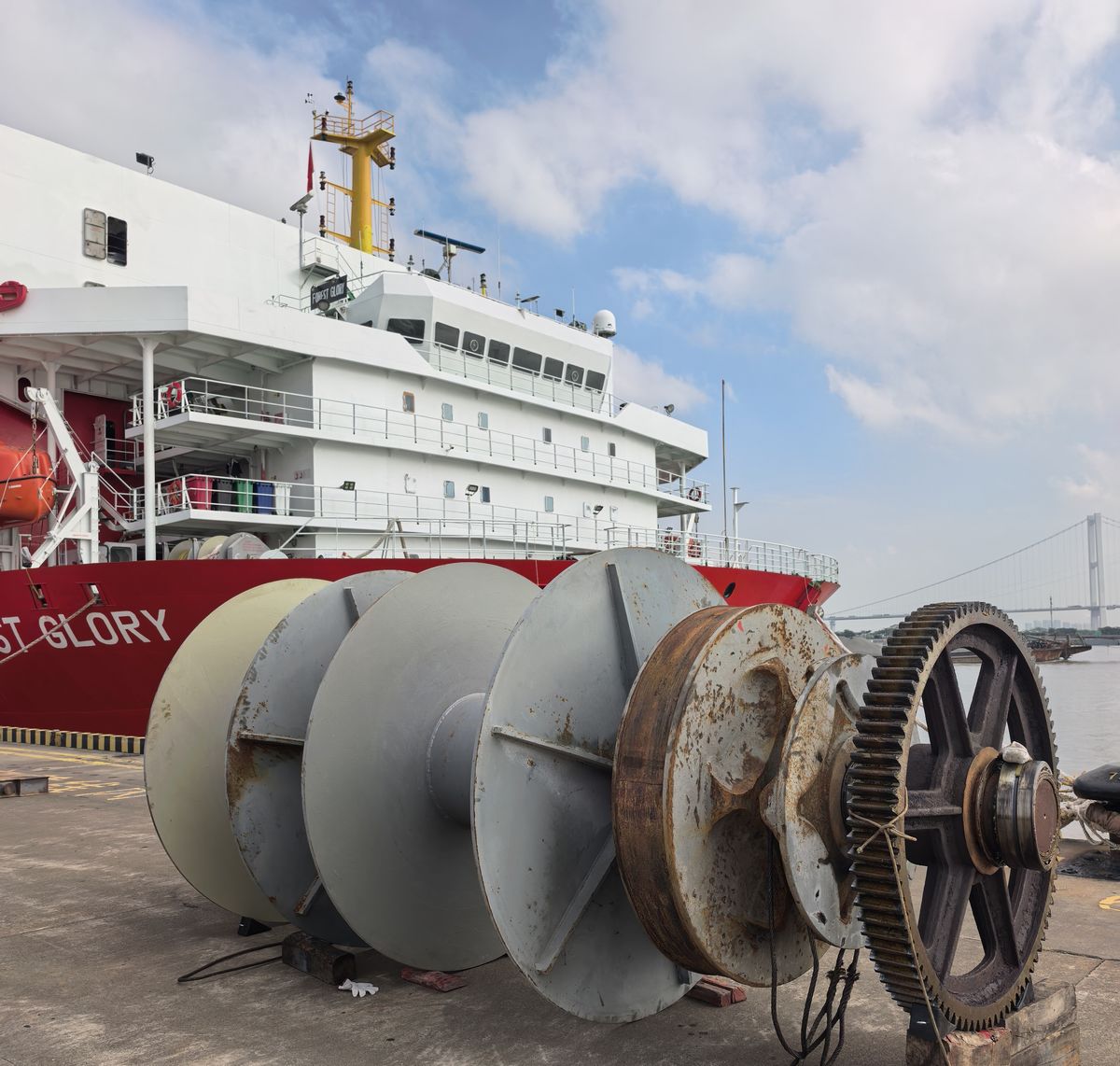 合丰船舶广州汽车码头12小时“极速抢修”昼夜鏖战